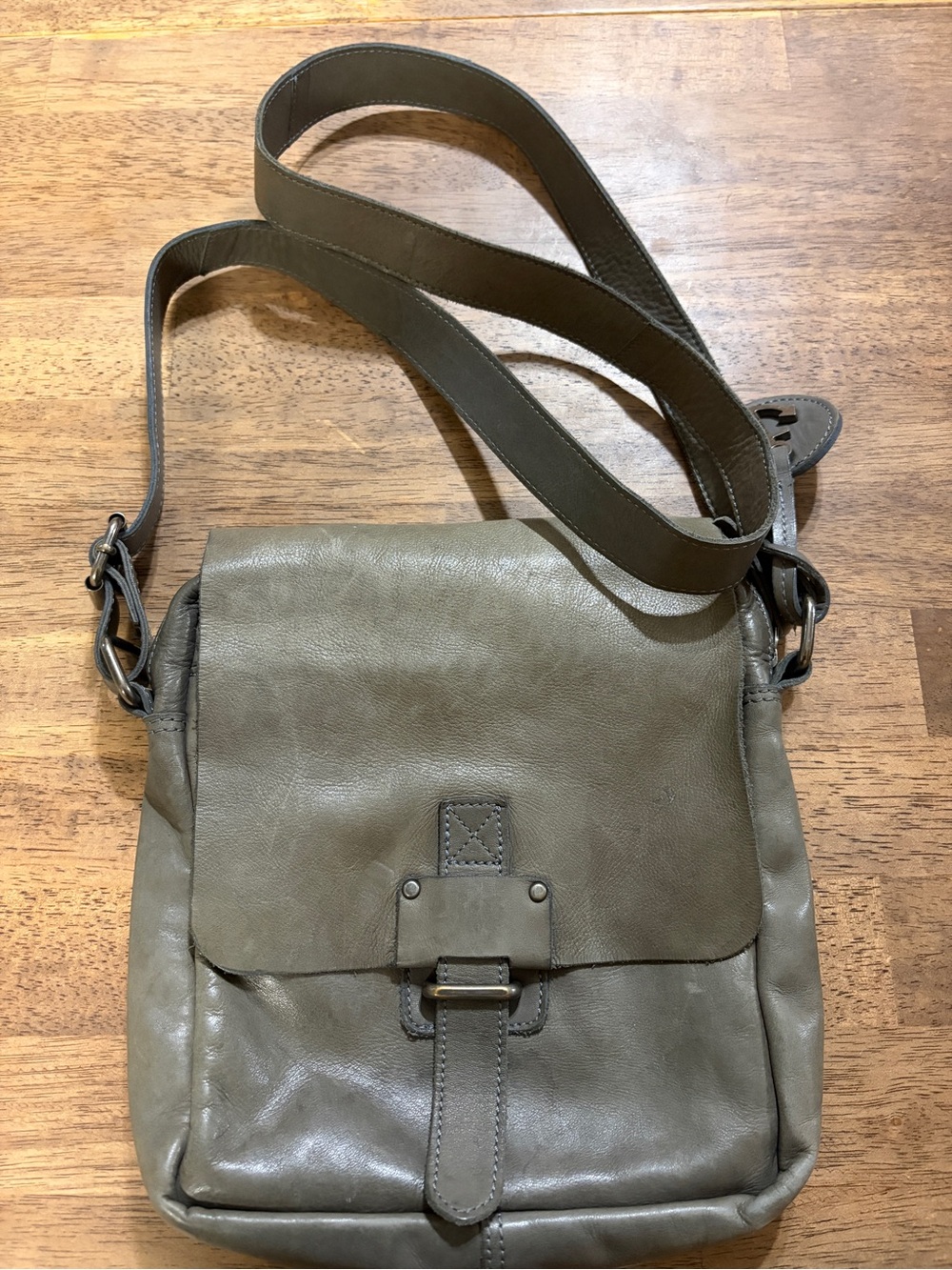 Men's Grey Leather Messenger Bag with Adjustable Strap